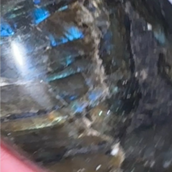 Pilished Labradorite Palm stone A grade - Picture 15 of 15